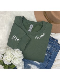 Sweatshirt Personnalisé pour Grand-Mère | Nom à l'intérieur du Poignet, 'Grand-Mère' Sous le Col